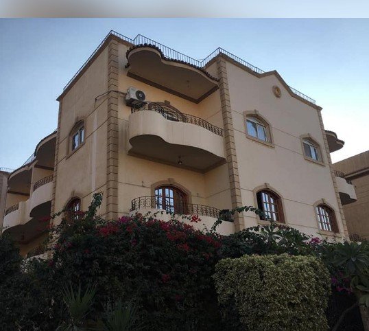 شقة,بيزمنت,للايجار,بفيلا,تصلح مكتب,بالحي الخامس,التجمع الخامس,القاهرة الجديدة  المساحة:- 90م2