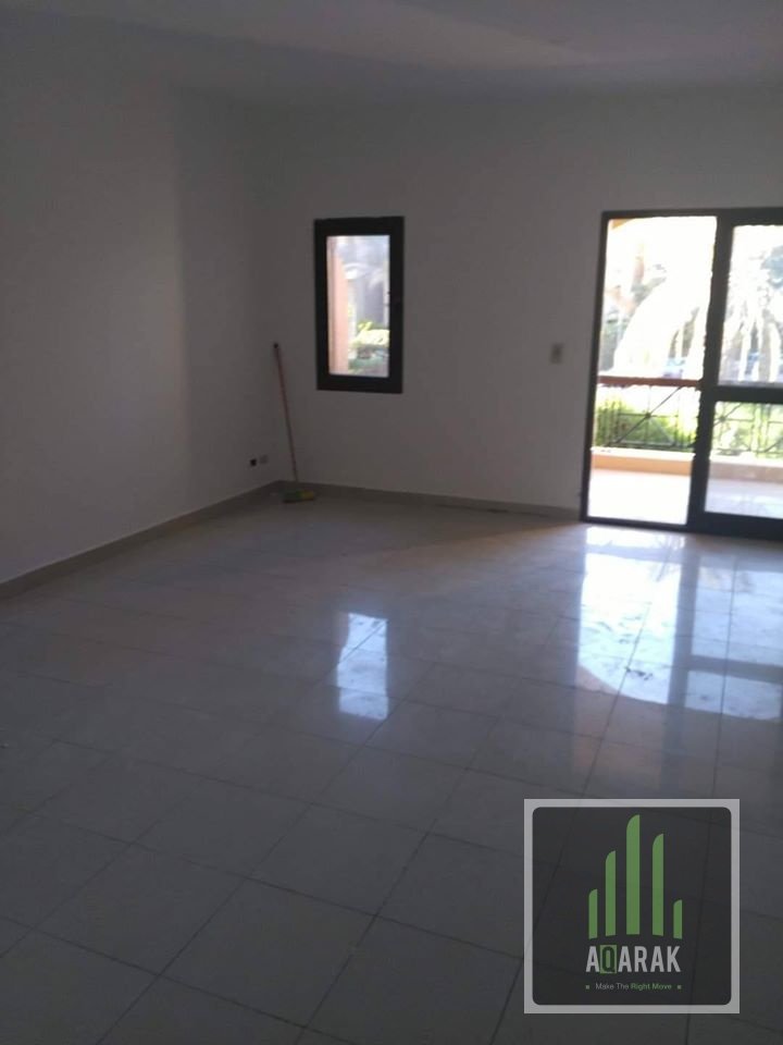 شقة للبيع بكمبوند حى الاشجار 6 اكتوبر امام دريم لاند 127 م دور رابع