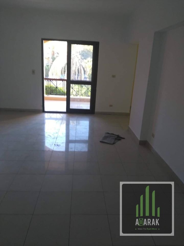 شقة للبيع بكمبوند حى الاشجار 6 اكتوبر امام دريم لاند 127 م دور رابع