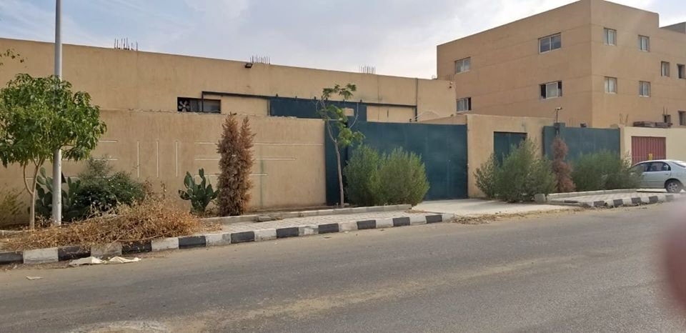 مصنع للبيع مساحة 2362 متر بمدينه بدر
