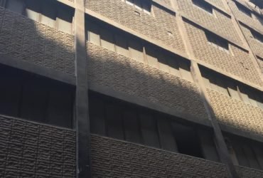 مصنع للبيع كامل بالتجهيز 410م ب كفر طهرومس  فيصل عند حي الهرم بجانب ميدان الساعه