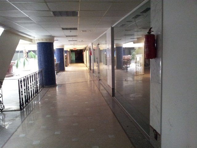 880 م تجارى للايجار بموقع متميز على كورنيش النيل بالمعادى بالقرب من البنك الاهلى