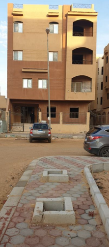 روف للبيع بالتجمع الخامس موقع مميز جدا 2 دقائق الي التسعين