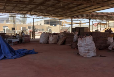 مصنع للبيع بمنطقة الألف مصنع بالتجمع التالت – القاهرة الجديدة ، موقع مميز بين طريق السخنة والأقرب للعاصمة الجديدة ، تاني نمرة من الرئيسي عالأسفلت مباشرة وعلى شارع عريض