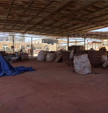 مصنع للبيع بمنطقة الألف مصنع بالتجمع التالت – القاهرة الجديدة ، موقع مميز بين طريق السخنة والأقرب للعاصمة الجديدة ، تاني نمرة من الرئيسي عالأسفلت مباشرة وعلى شارع عريض