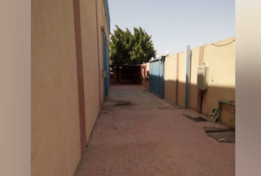 مصنع ١٣٠٠م للبيع بالمنطقة الصناعيه الثانيه بالعبور