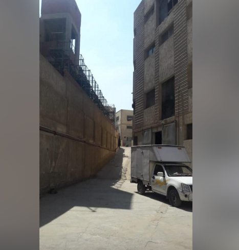 مصنع للبيع بمدينه العبور لجميع التخصصات