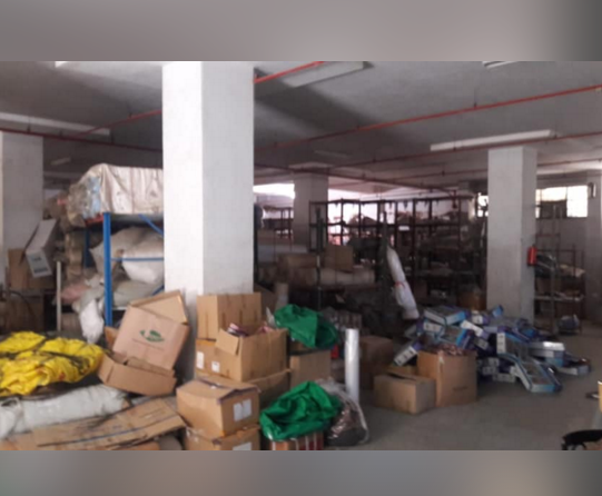 مصنع للبيع بمدينه العبور لجميع التخصصات
