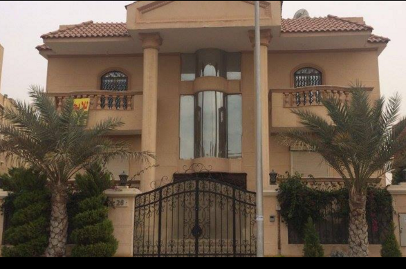 شقة للإيجار 250م بالشيخ زايد بجوار كلية هندسة