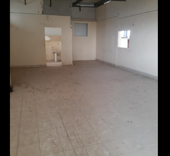 مخزن للايجار العبور