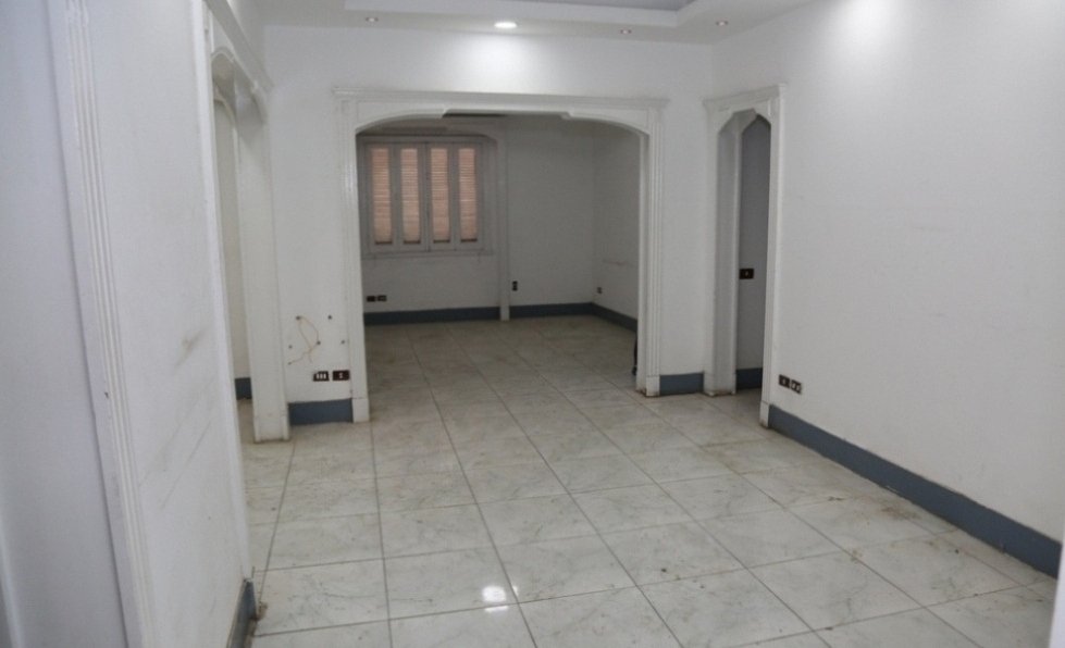 شقة للايجار بشارع الفجالة الرئيسى تصلح للشركات والمكاتب