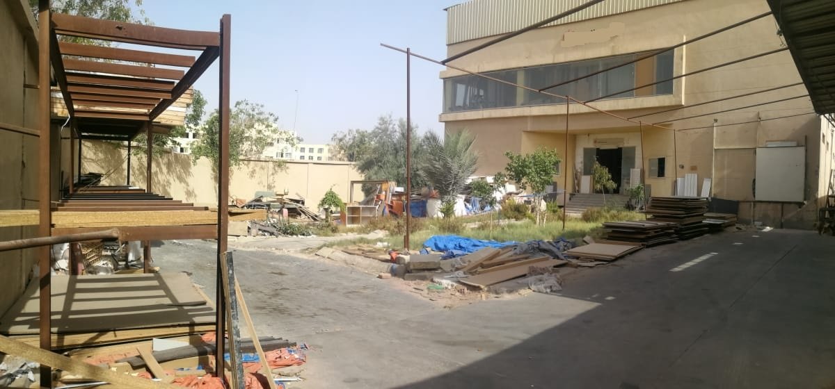 مصنع للبيع بالمنطقة الصناعية في القطامية المعادي