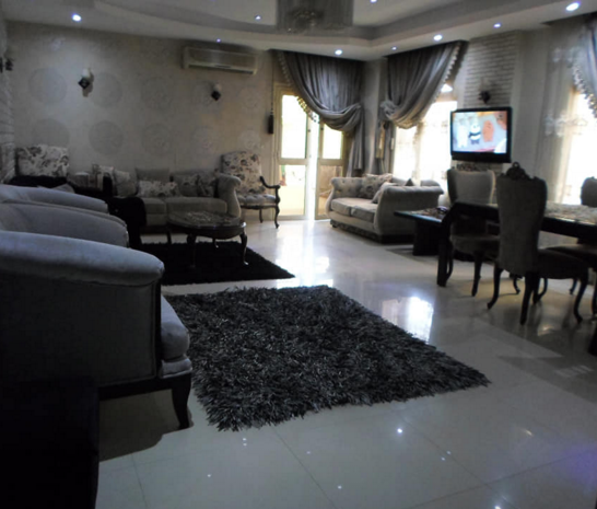 شقة للبيع في التجمع الخامس الحي الأول