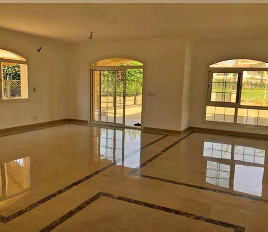 امتلك شقة 145م على شارع التسعين بالقرب من الجامعه الامريكيه