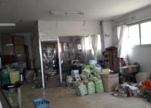 مصنع للبيع تخصص ملابس العبور