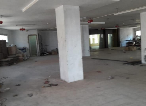 مصنع للبيع تخصص ملابس العبور