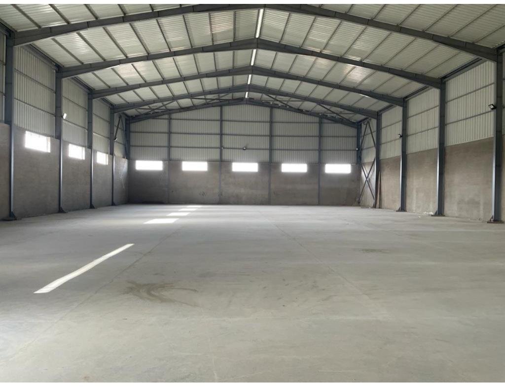 مخزن للايجار بمدينة بدر مساحة 3200 متر