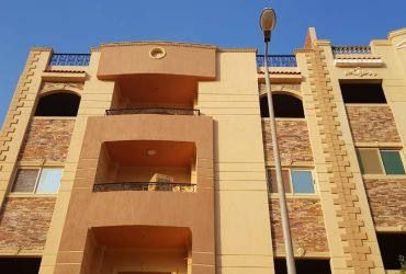 شقة لقطه للبيع بجاردنيا هايتس 1 من المالك مباشرة بالتجمع بالعدادت
