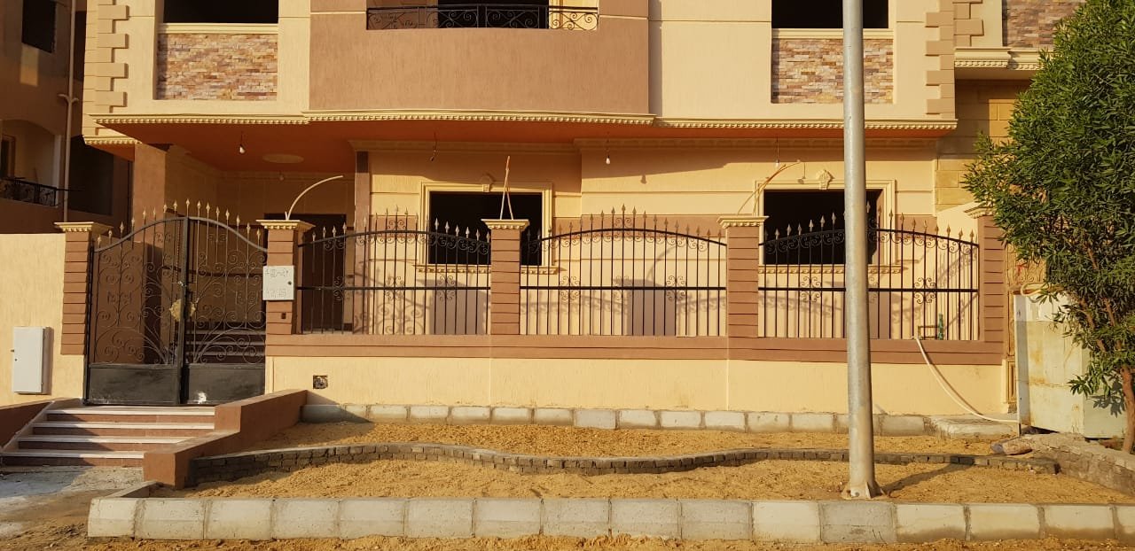 شقة لقطه للبيع بجاردنيا هايتس 1 من المالك مباشرة بالتجمع بالعدادت