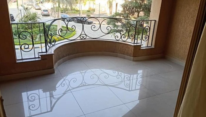 شقه للايجار بكمباوند اكاسيا 220متر