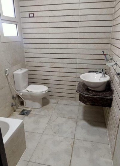 شقه للايجار بكمباوند اكاسيا 220متر