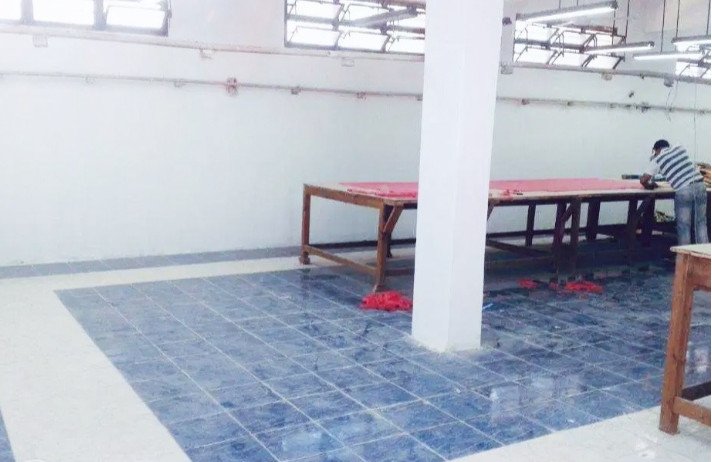 مصنع للبيع بالعبور مساحة 3235 متر