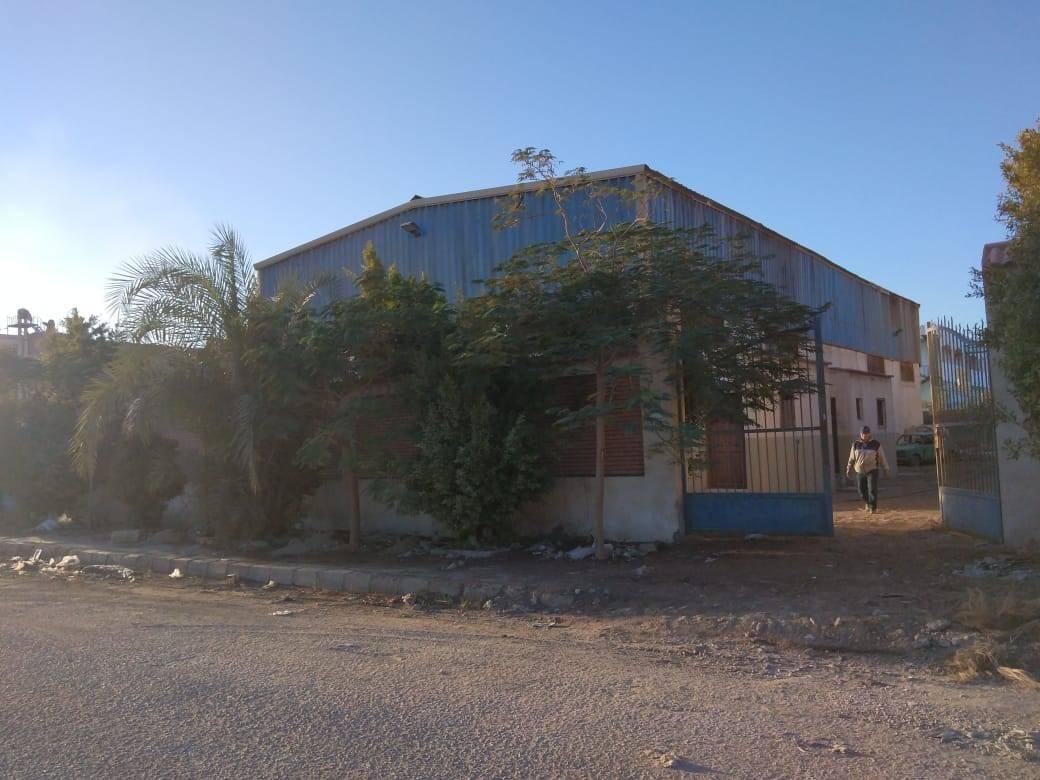 مصنع للبيع تخصص غذائى 2000 متر