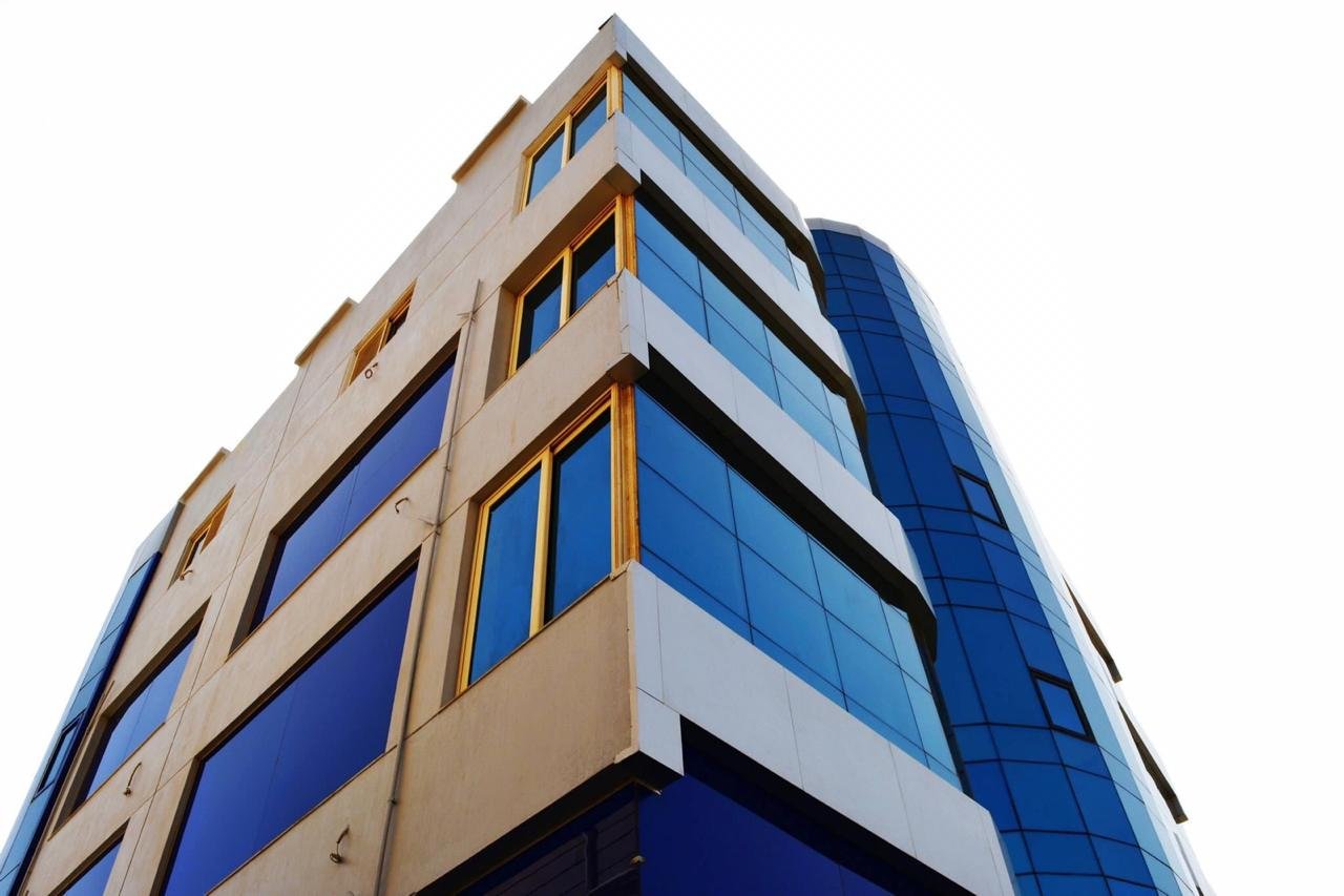 مبنى ادارى للايجار بالتجمع الاول