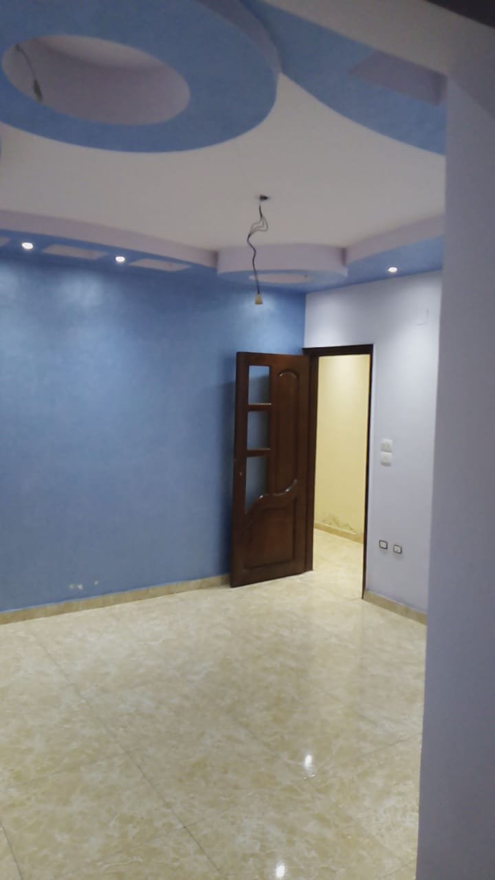 شقه للبيع الجيزه فيصل شارع العشرين الرئيسي