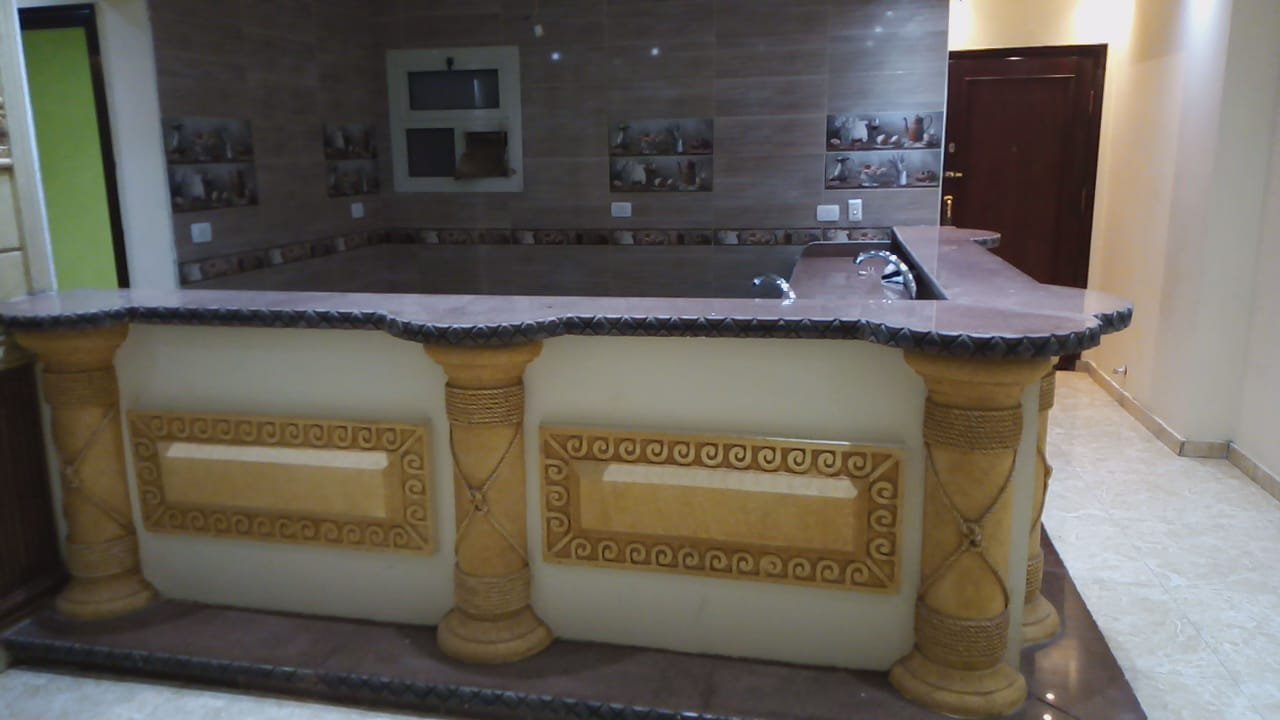 شقه للبيع الجيزه فيصل شارع العشرين الرئيسي