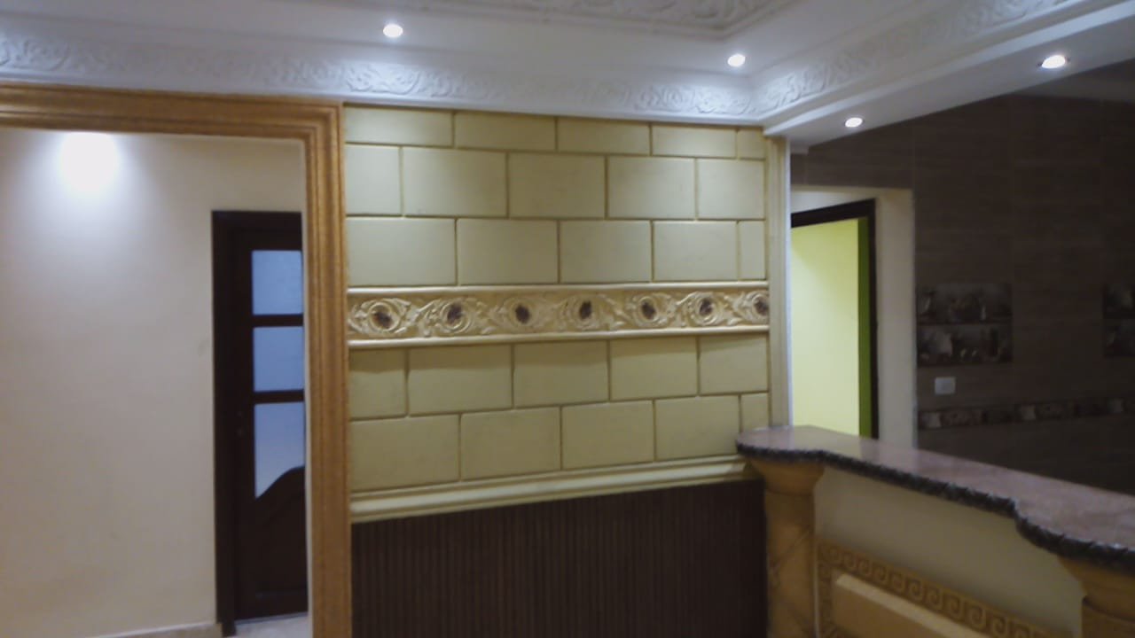 شقه للبيع الجيزه فيصل شارع العشرين الرئيسي