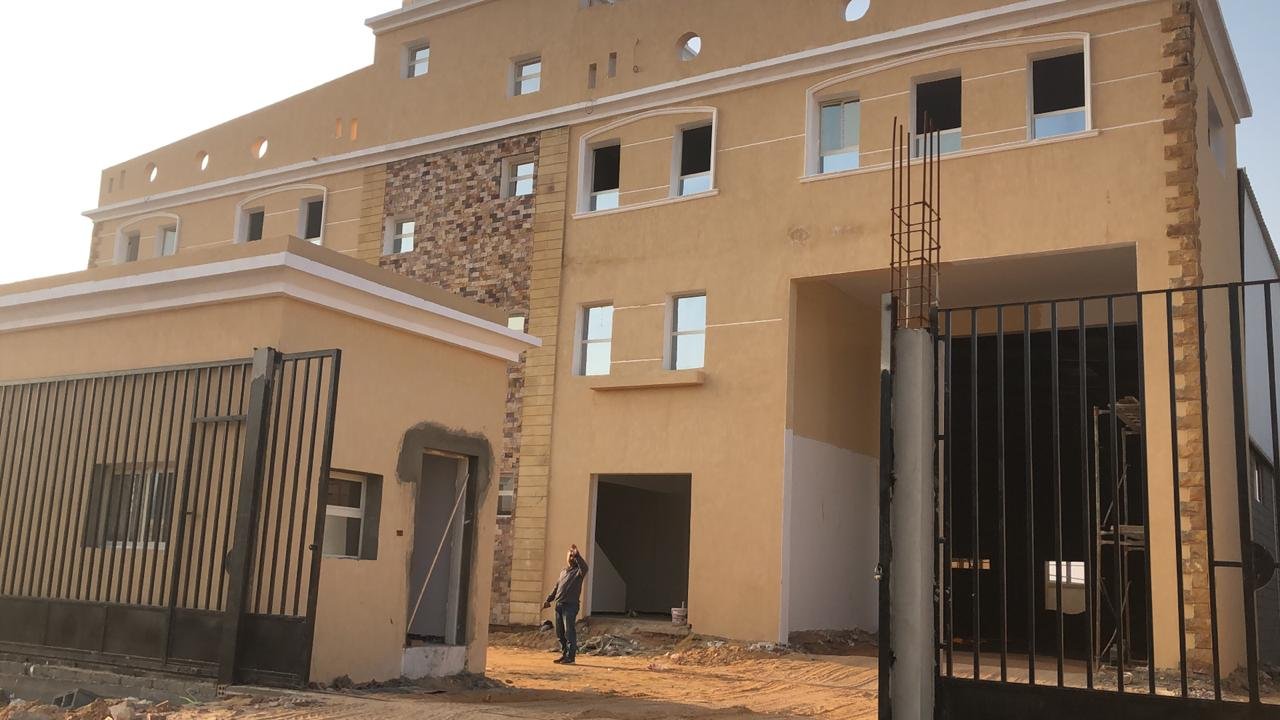 مصتع للايجار بلاستيك بالعاشر