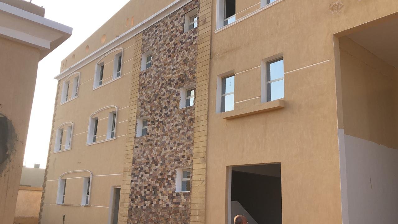 مصتع للايجار بلاستيك بالعاشر