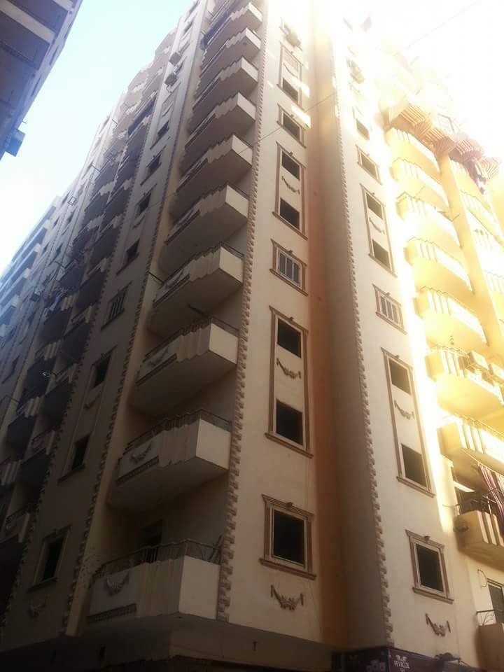 شقه للبيع بالنزهه الجديدة ١١٥ م ثانى بالكونه ١٣٠ الف كاش وقسط