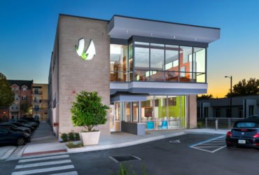 مكتب اداري للايجار 60م بالتجمع الخامس القطاع الاول تشطيب لوكس موقع متميز جدا