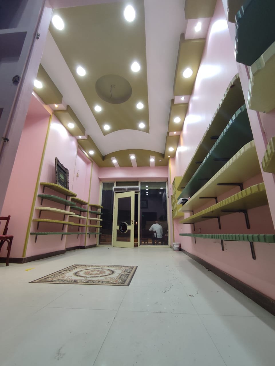 فرصة استثمارية لتملك محل بالحضرة الجديدة (CODE LA449)