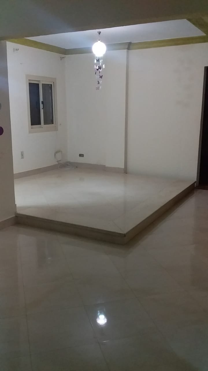 شقه للبيع في المجاورة العاشره