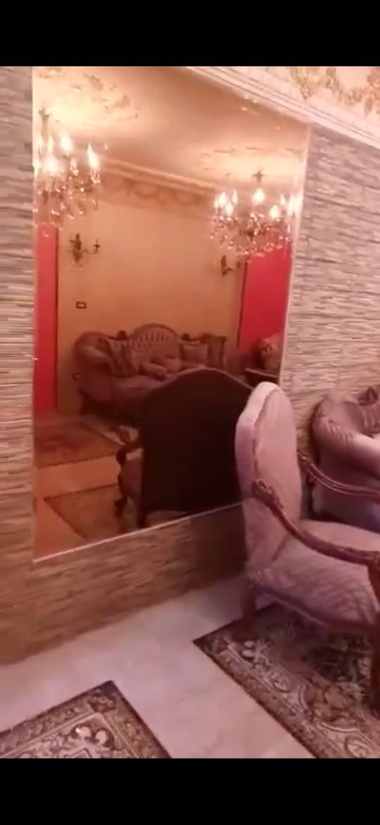 شقه لقطه رائعه باللبيني هرم