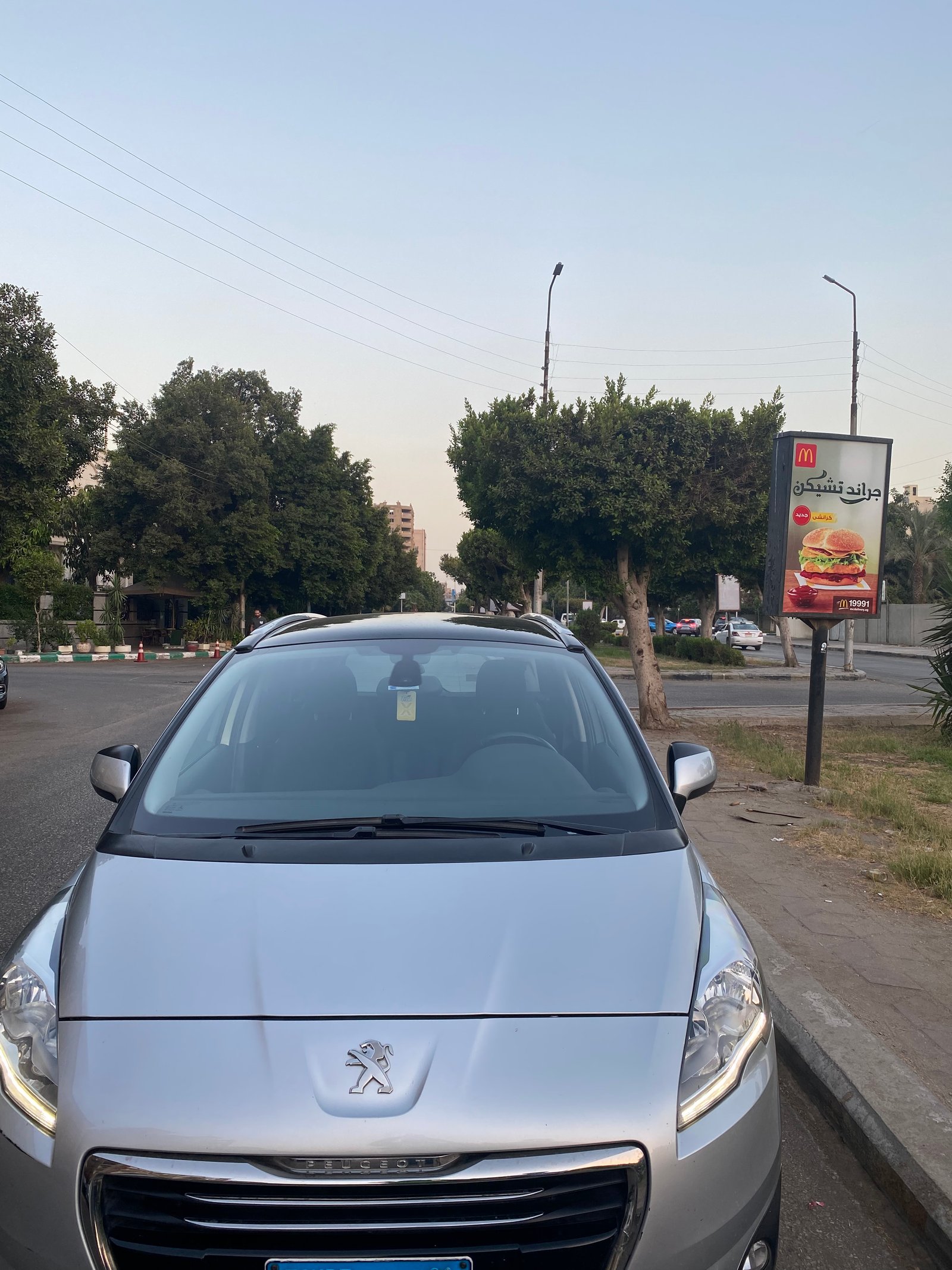 بيجو ٥٠٠٨ موديل ٢٠١٧ بحالة ممتازة