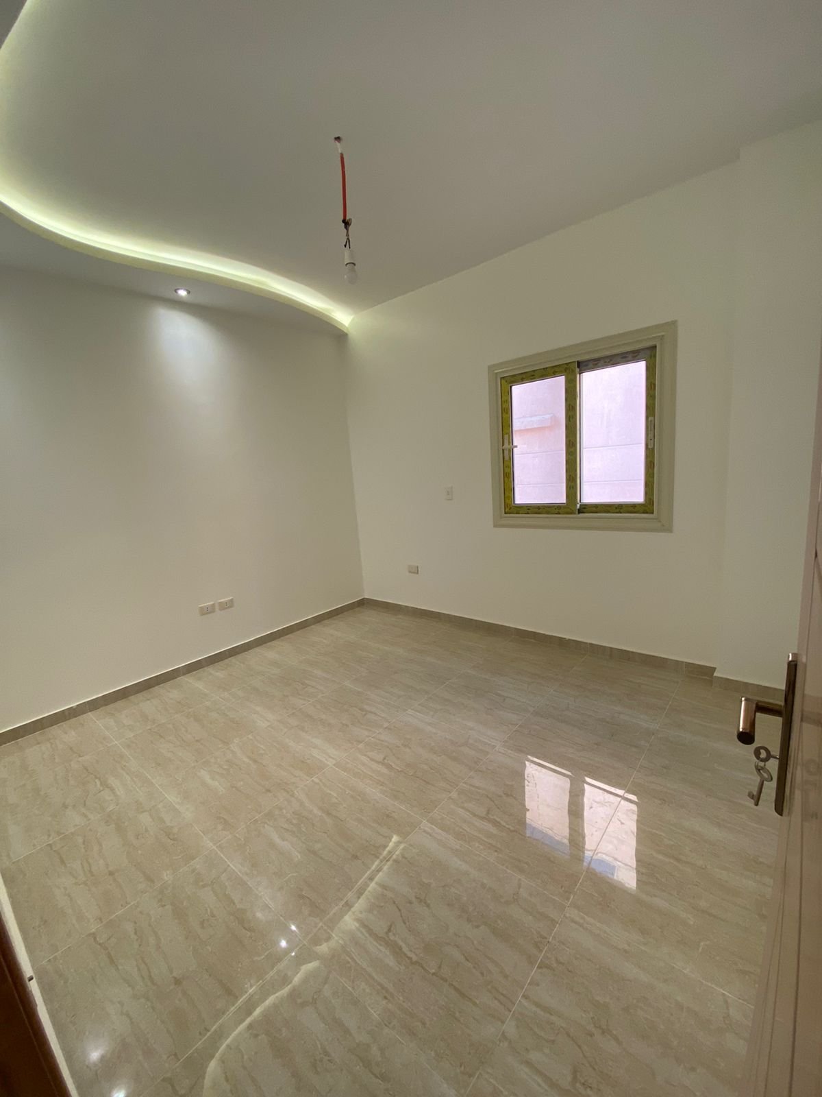 شقة للبيع بالحي الثامن الشيخ زايد 180 متر