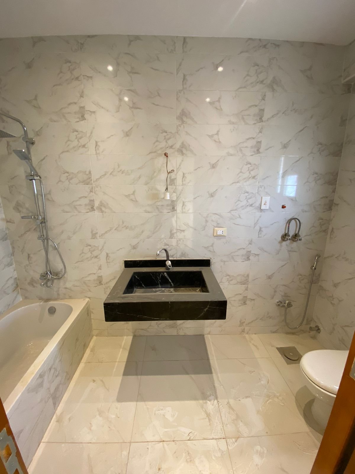 شقة للبيع بالحي الثامن الشيخ زايد 180 متر