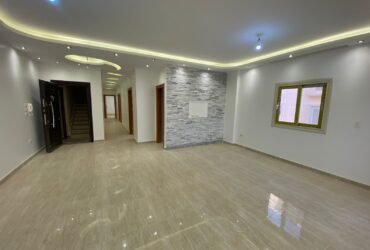 شقة للبيع بالحي الثامن الشيخ زايد 180 متر