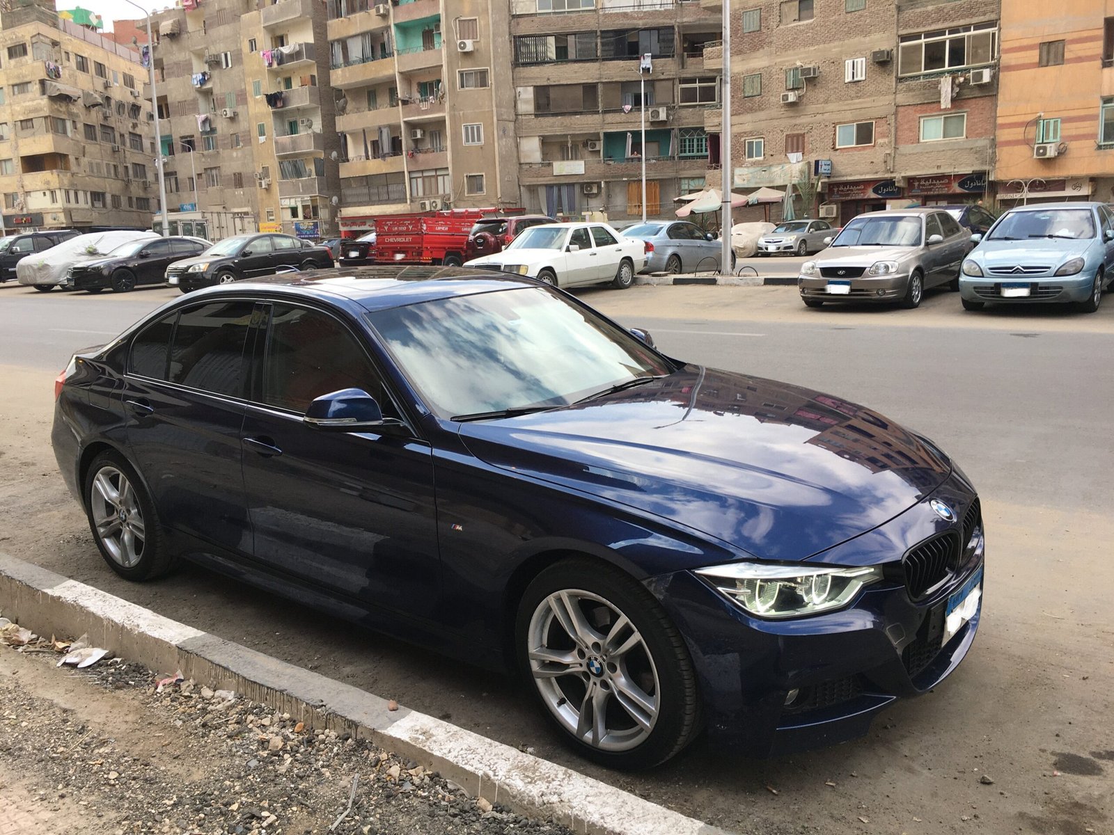 BMW –  320i – 2019