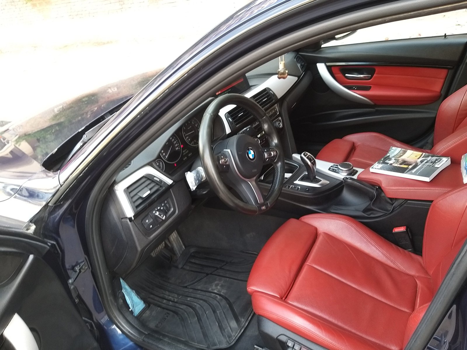 BMW –  320i – 2019