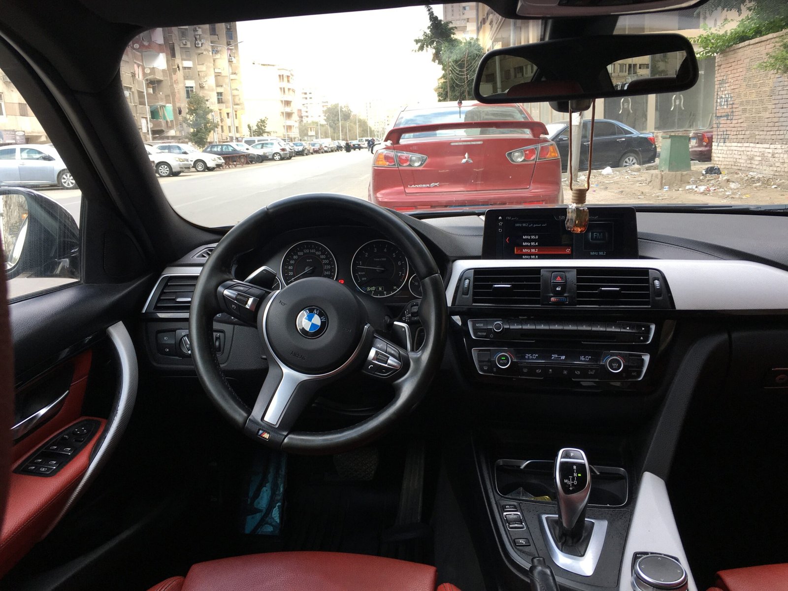 BMW –  320i – 2019