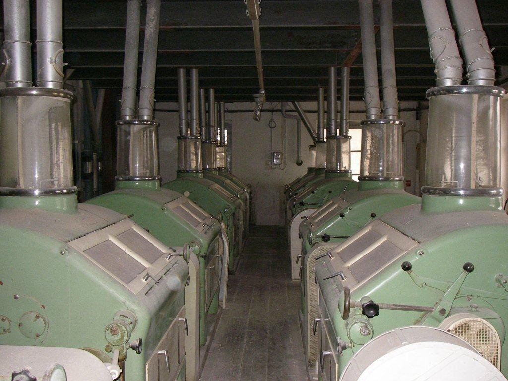 مطحن بقدرة إنتاجية ١٢٠ طن للبيع