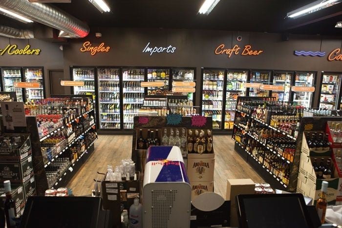 محل ٩٠٠م للإيجار بدجلة المعادي بمنطقة اجانب تجارية