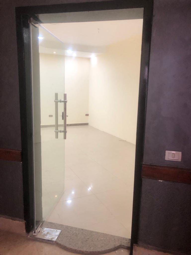 مكتب ادارى للبيع شارع مدارس اخناتون