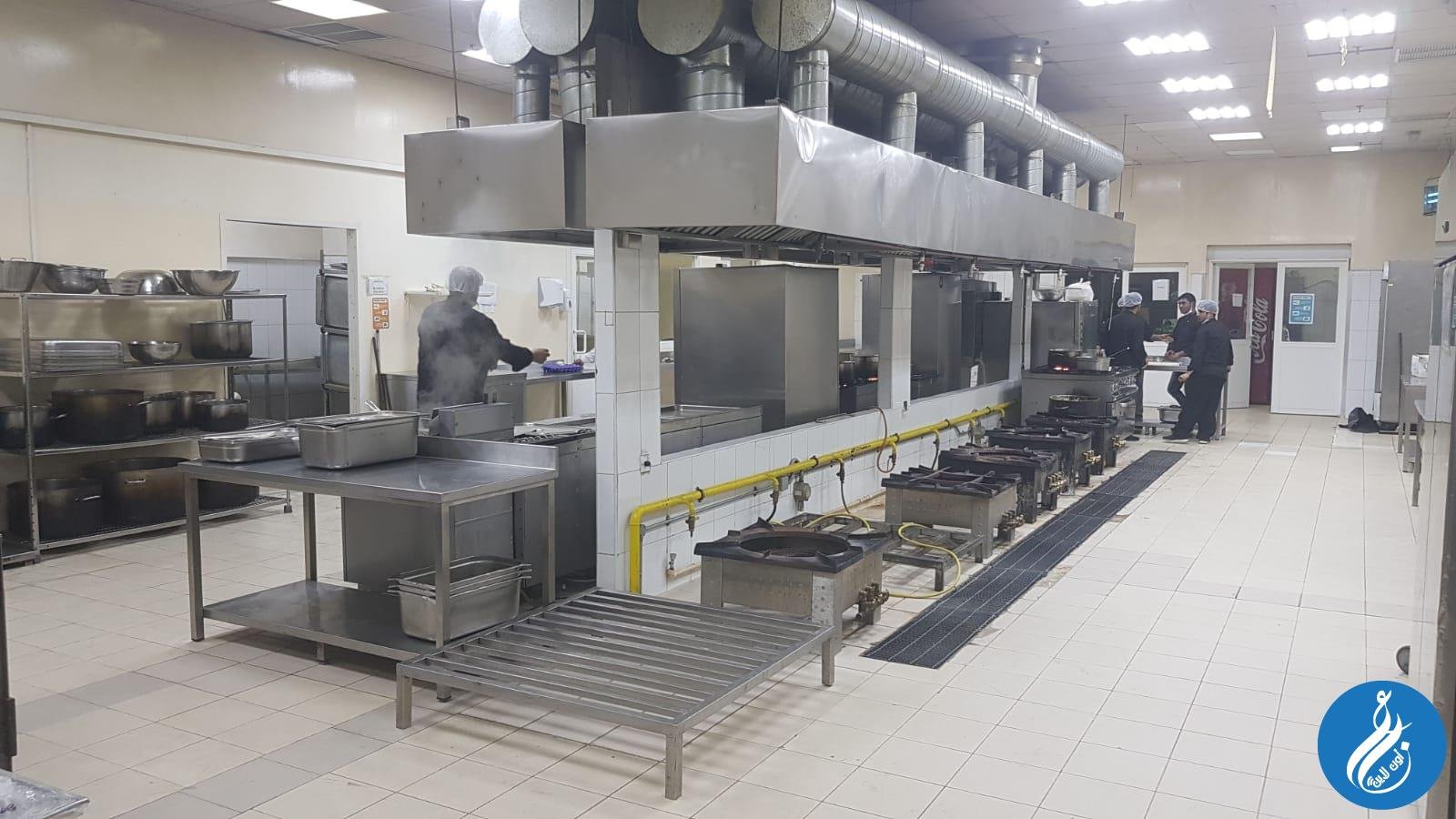 مطبخ للايجار 25م بمطبخ مركزي بدجلة المعادي جاهز علي الفرش به مدخنه