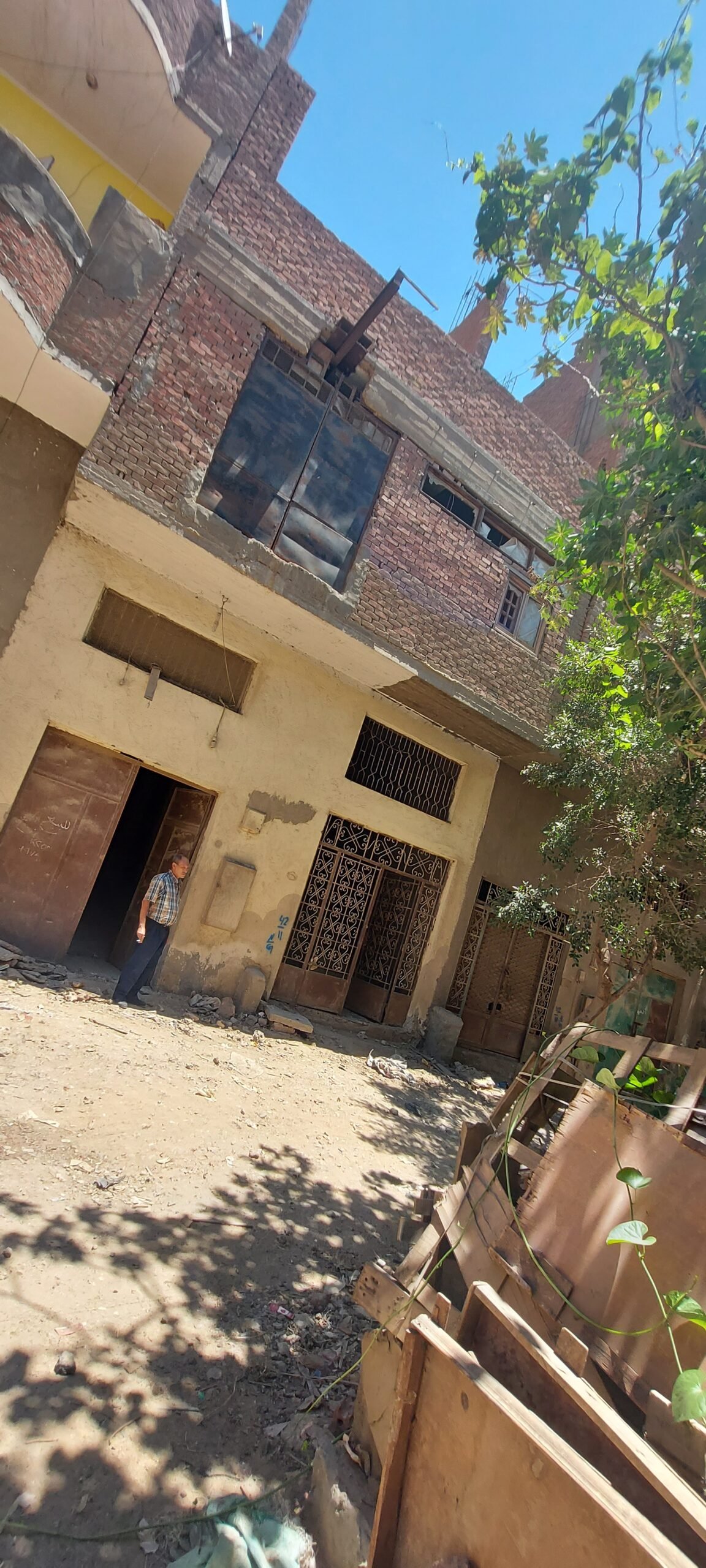 للبيع مصنع في مؤسسة الزكاة